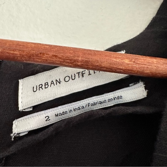 Urban Outfitters Black Cotton Linen Romper 
Sz 2 - Picture 5 of 6